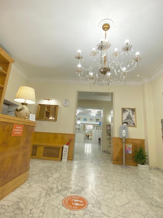 La Pace Hotel