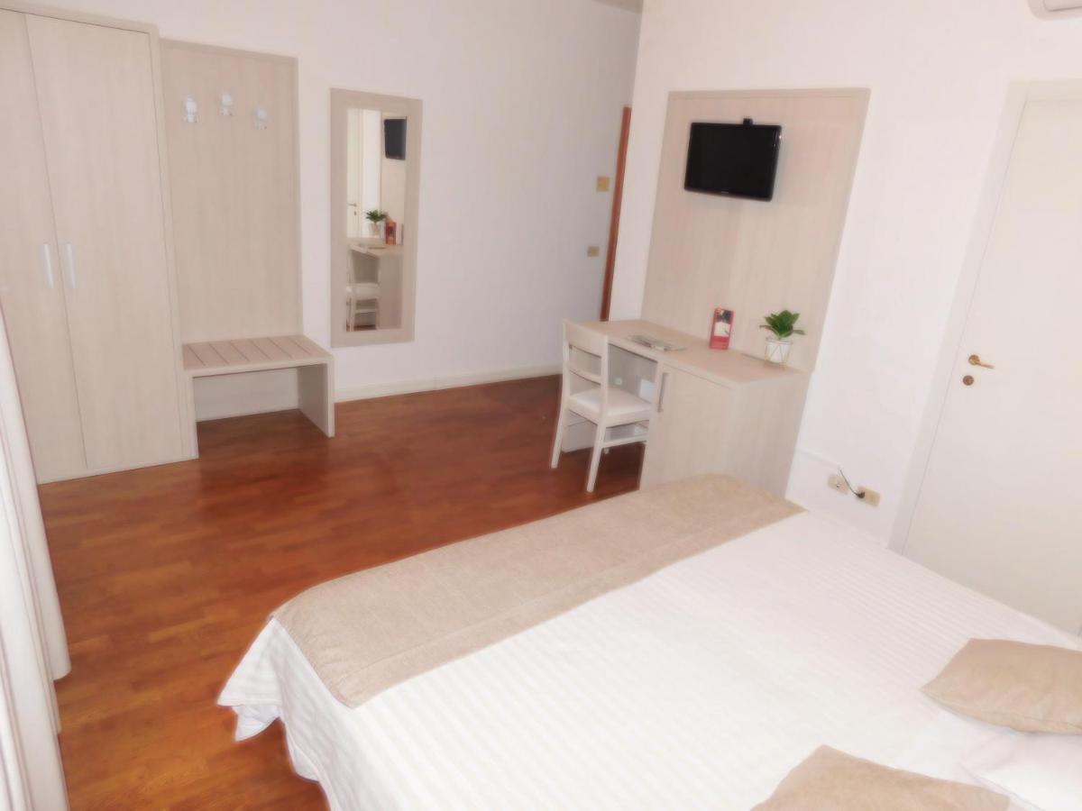 La Pace Hotel