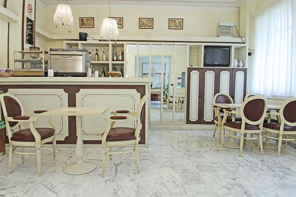 La Pace Hotel
